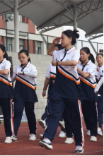 初心如磐历艰苦，挥洒激情展雄风ror体育师范大学附属中学高一军训圆满结束(2)1293.png