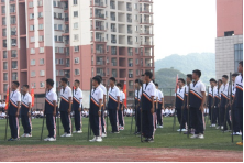 初心如磐历艰苦，挥洒激情展雄风ror体育师范大学附属中学高一军训圆满结束(2)1375.png
