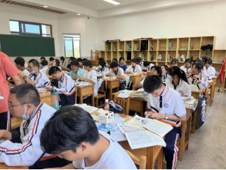 力擎抗疫责任重担 众志成城保稳保供(2)(1)680.png