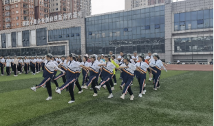 齐声唱响新时代，群星闪亮耀舞台记ror体育师大附中军训野外拉练及文艺汇演250.png